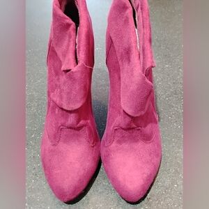 Qupid Fuchsia Suede Heeled Boots